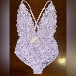 Comin’ in HAHT Lavender Lingerie Lace Bodysuit XS NWT
